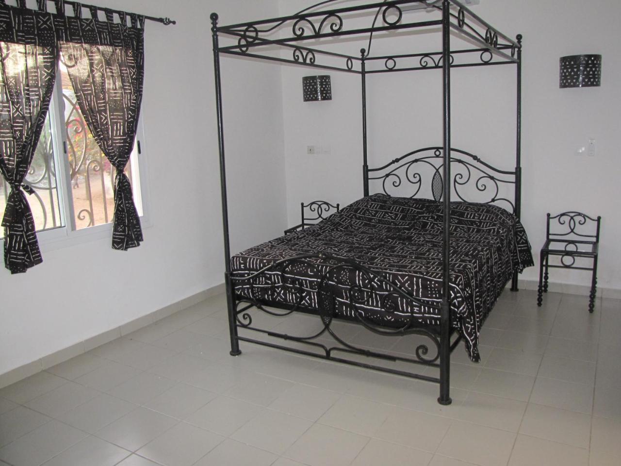 Keur Baboune M'Bour Ngoại thất bức ảnh